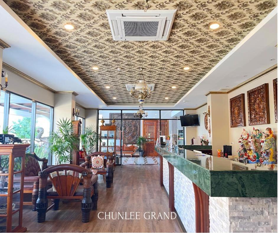 Отель Chunlee Grand Korat Накхонратчасима Экстерьер фото