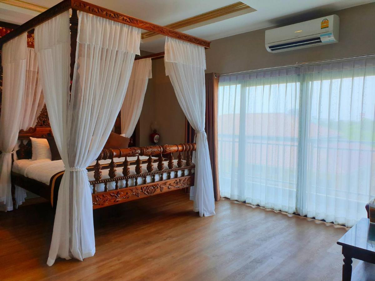 Отель Chunlee Grand Korat Накхонратчасима Экстерьер фото